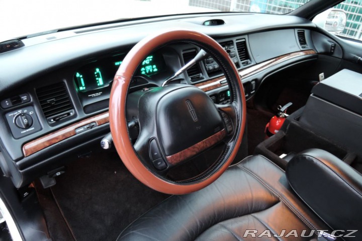 Lincoln Town Car 4,6 Limuzína 9.m Pronájem 1995