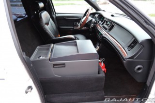 Lincoln Town Car 4,6 Limuzína 9.m Pronájem 1995