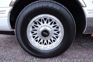 Lincoln Town Car 4,6 Limuzína 9.m Pronájem 1995