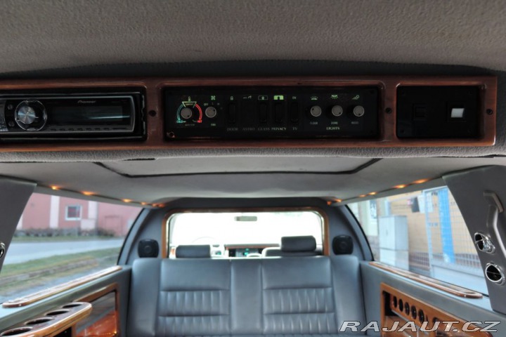 Lincoln Town Car 4,6 Limuzína 7.m Pronájem 1993