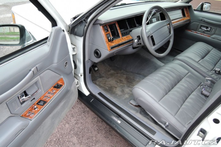 Lincoln Town Car 4,6 Limuzína 7.m Pronájem 1993