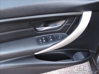 BMW 3 2,0 320d LUXURY LINE NAVI 2015