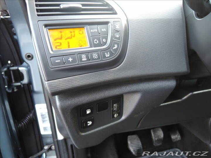 Citroën C4 Picasso 1,6 VTi 16V Servis Tažné 2012