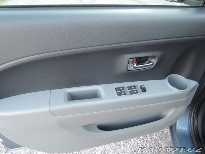 Daihatsu Sirion 1,3 VVTi 16V TwinCam 4WD 2010