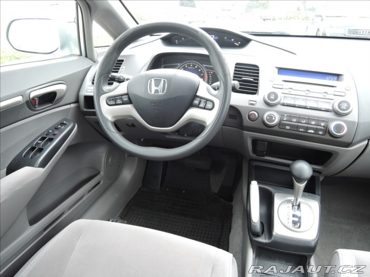 Honda Civic 1,8 i-VTEC Aut. Šíbr 2006