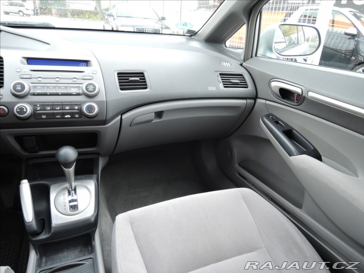 Honda Civic 1,8 i-VTEC Aut. Šíbr 2006