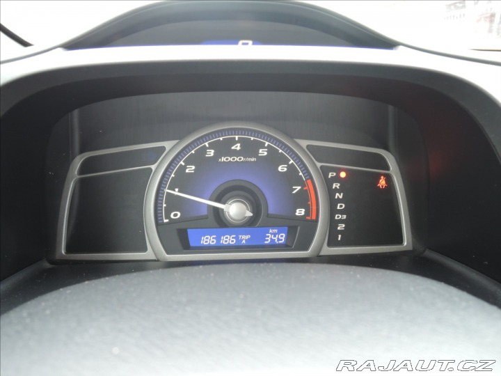 Honda Civic 1,8 i-VTEC Aut. Šíbr 2006