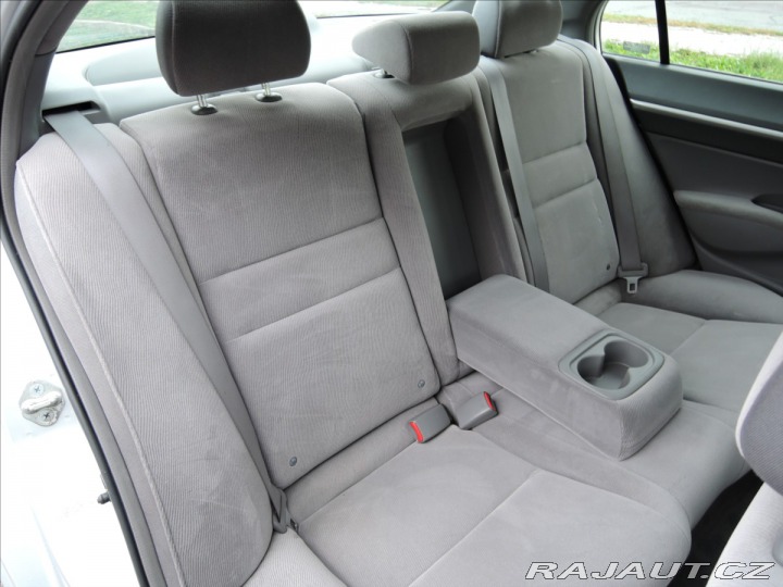 Honda Civic 1,8 i-VTEC Aut. Šíbr 2006