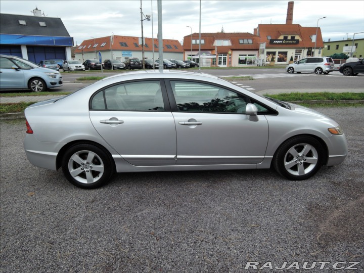 Honda Civic 1,8 i-VTEC Aut. Šíbr 2006