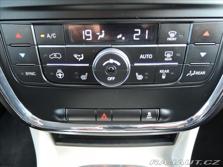 Lancia Ostatní modely Voyager 2,8 CRD Aut. StownGo NAVI 2013