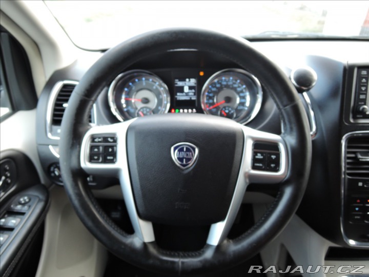 Lancia Ostatní modely Voyager 2,8 CRD Aut. StownGo NAVI 2013