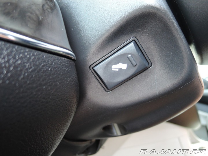 Lancia Ostatní modely Voyager 2,8 CRD Aut. StownGo NAVI 2013