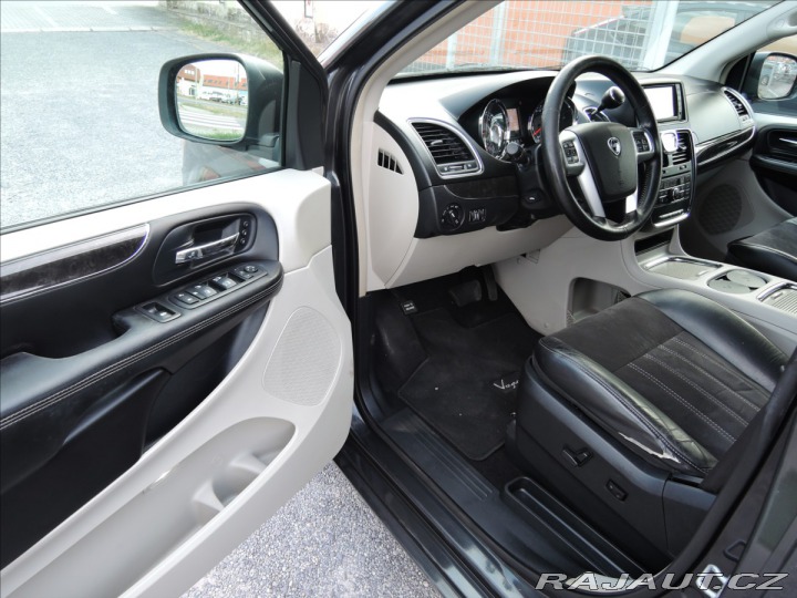 Lancia Ostatní modely Voyager 2,8 CRD Aut. StownGo NAVI 2013