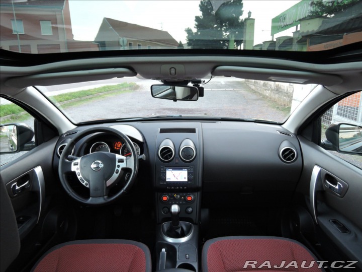 Nissan Qashqai 1,6 i ČR Panorama 2010