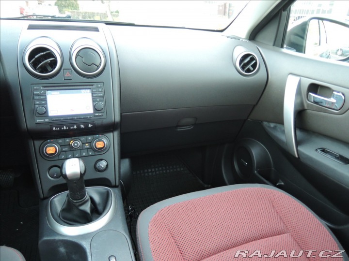 Nissan Qashqai 1,6 i ČR Panorama 2010