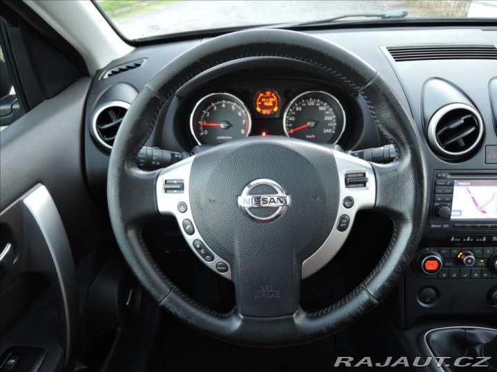 Nissan Qashqai 1,6 i ČR Panorama 2010