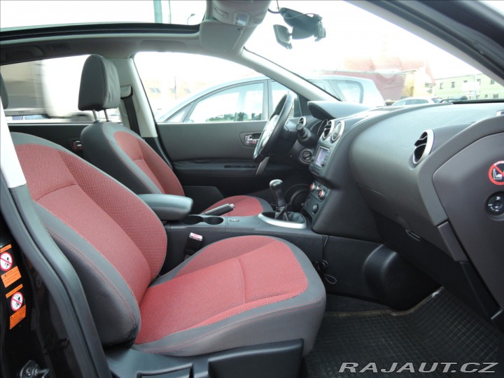 Nissan Qashqai 1,6 i ČR Panorama 2010