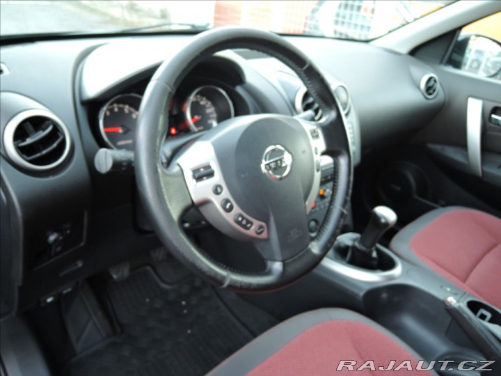 Nissan Qashqai 1,6 i ČR Panorama 2010
