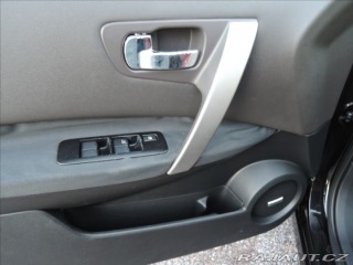 Nissan Qashqai 1,6 i ČR Panorama 2010