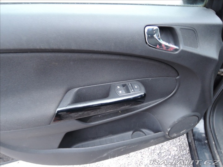 Opel Corsa 1,2 i ČR 1.maj. 44tkm 2012