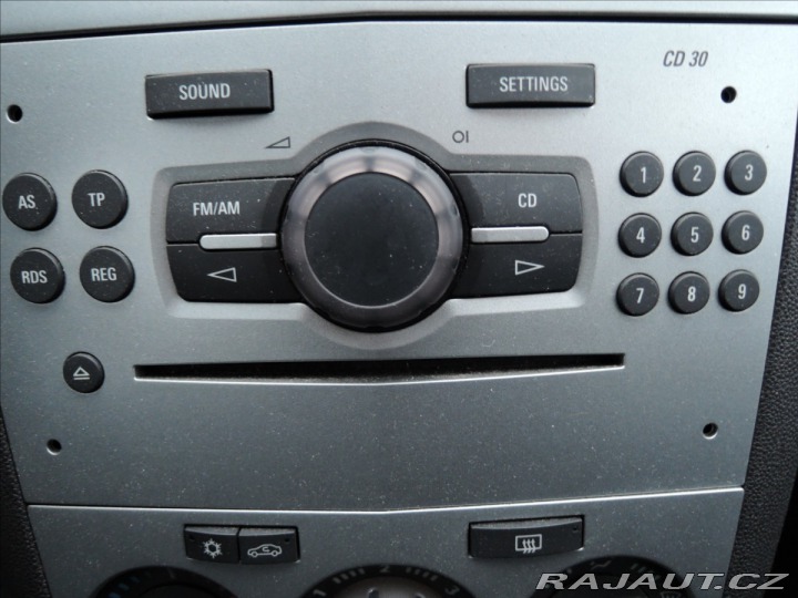 Opel Corsa 1,2 i ČR 1.maj. 44tkm 2012