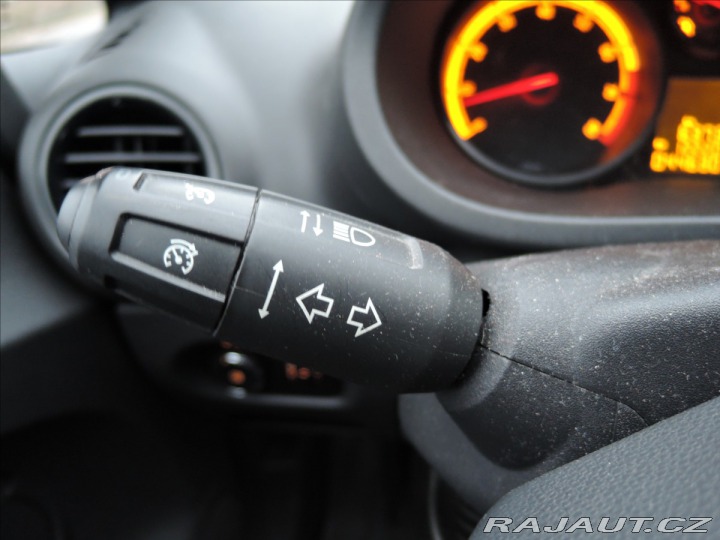 Opel Corsa 1,2 i ČR 1.maj. 44tkm 2012