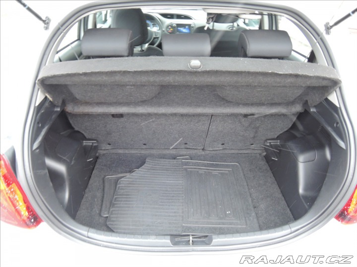 Toyota Yaris 1,5 VVTi Hybrid Kamera Ke 2014