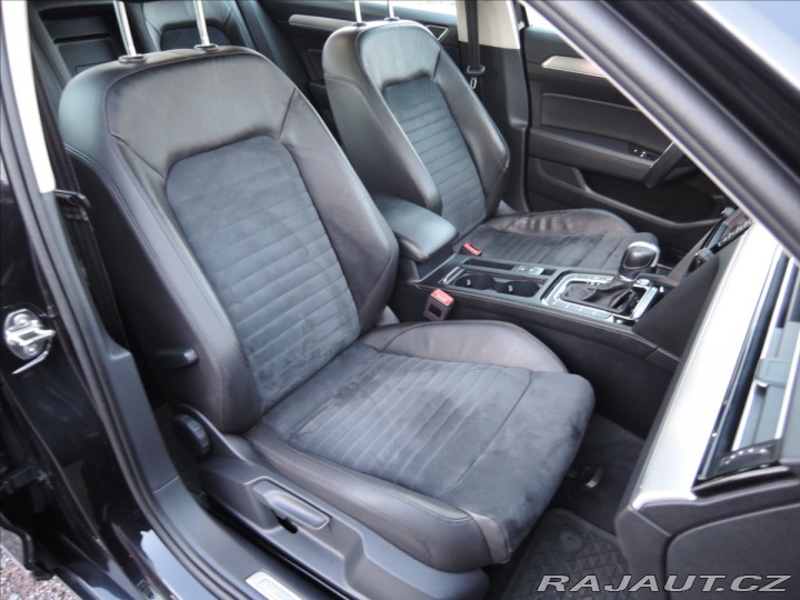 Volkswagen Passat 2,0 BiTDI 4MOT DSG Highli 2015