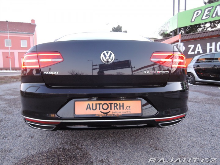 Volkswagen Passat 2,0 BiTDI 4MOT DSG Highli 2015