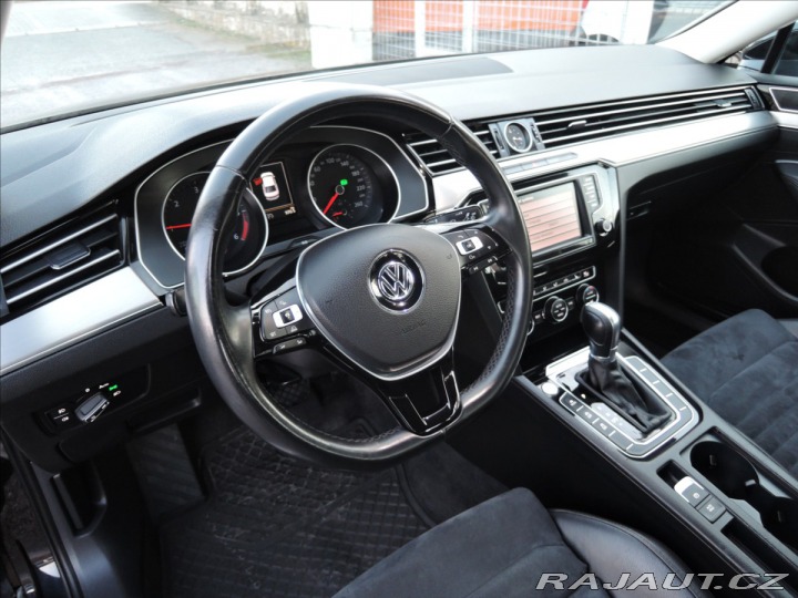 Volkswagen Passat 2,0 BiTDI 4MOT DSG Highli 2015