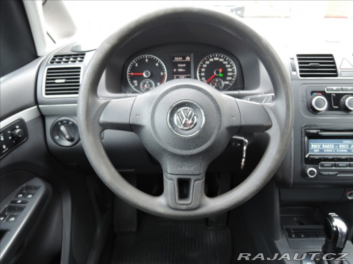 Volkswagen Touran 2,0 TDi DSG 7.míst Kůže 2014