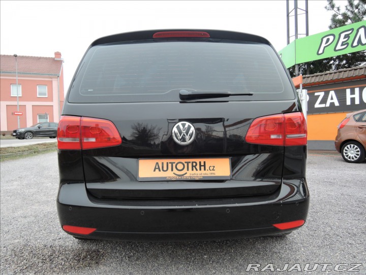 Volkswagen Touran 2,0 TDi DSG 7.míst Kůže 2014