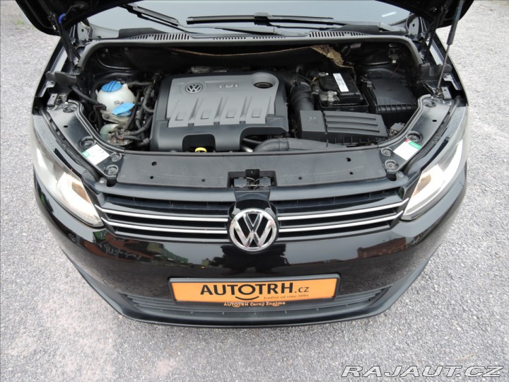 Volkswagen Touran 2,0 TDi DSG 7.míst Kůže 2014