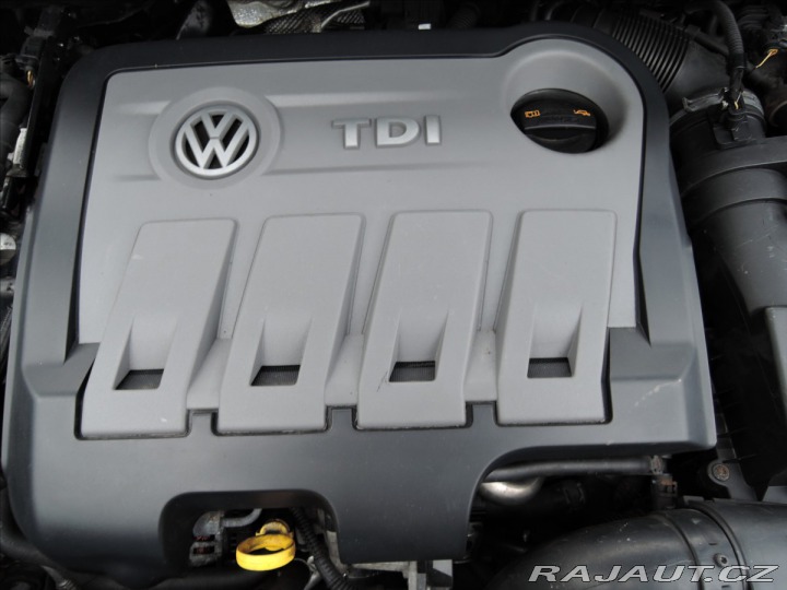 Volkswagen Touran 2,0 TDi DSG 7.míst Kůže 2014