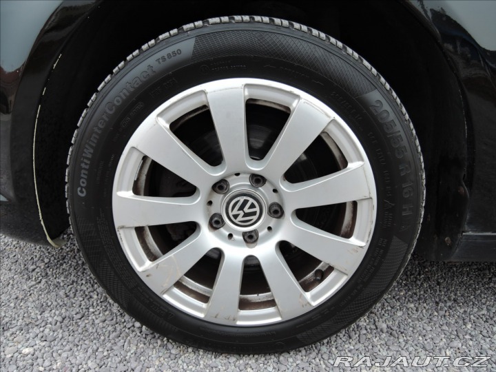 Volkswagen Touran 2,0 TDi DSG 7.míst Kůže 2014