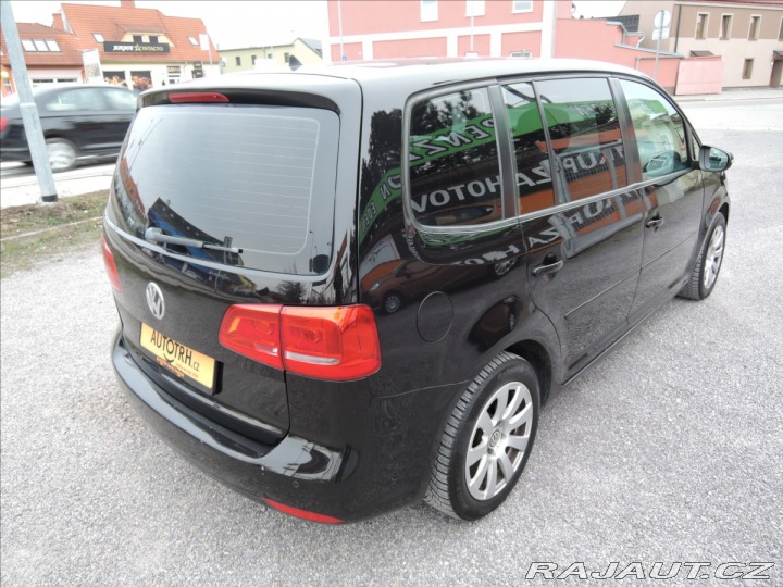 Volkswagen Touran 2,0 TDi DSG 7.míst Kůže 2014