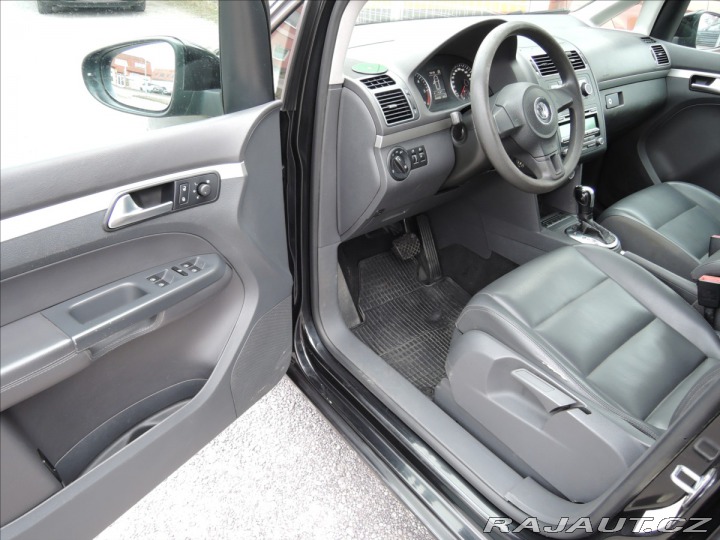 Volkswagen Touran 2,0 TDi DSG 7.míst Kůže 2014