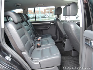 Volkswagen Touran 2,0 TDi DSG 7.míst Kůže 2014