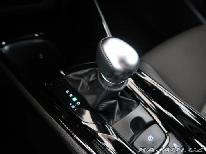 Toyota C-HR 2.0Hybrid,CZ,1Maj,Style 2025