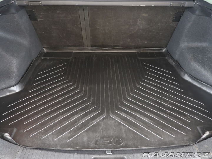 Hyundai i30 1.6GDI,99kW,Manál,CZ 2016