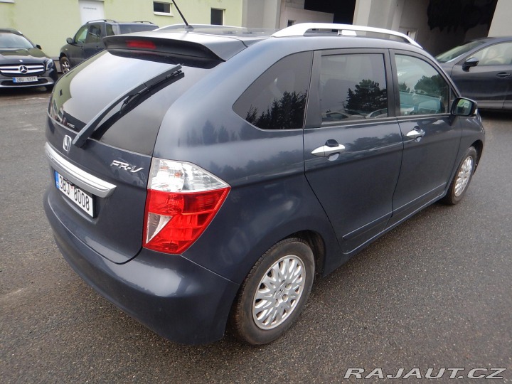 Honda FR-V 1.7i, KLIMA, 6 MÍST 2005