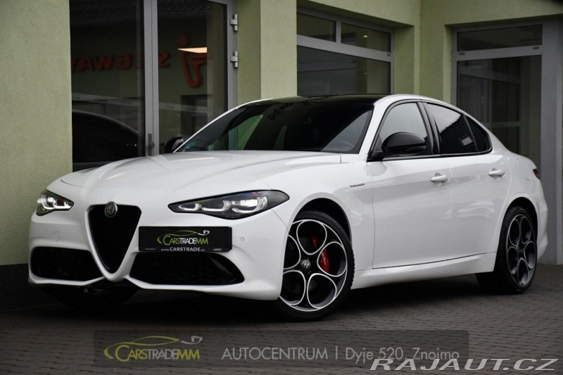 Alfa Romeo Giulia 2.0T VELOCE PANO AT8-Q4 2