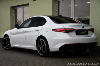Alfa Romeo Giulia 2.0T VELOCE PANO AT8-Q4 2 2024