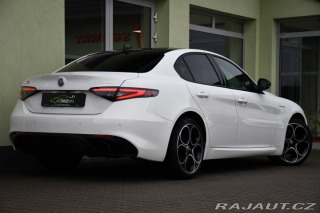 Alfa Romeo Giulia 2.0T VELOCE PANO AT8-Q4 2 2024