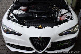 Alfa Romeo Giulia 2.0T VELOCE PANO AT8-Q4 2 2024
