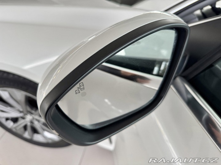 Peugeot 508 Hybrid 225*AT8*REZERVACE! 2022