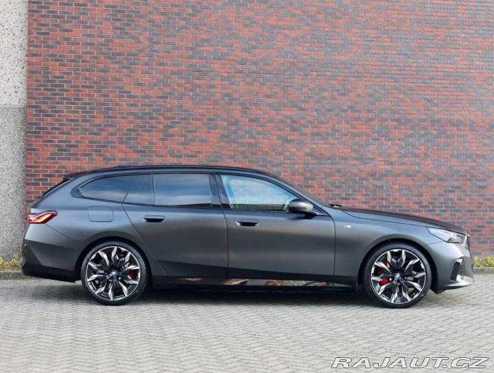 BMW 5 Touring  550e  xDrive M S 2025