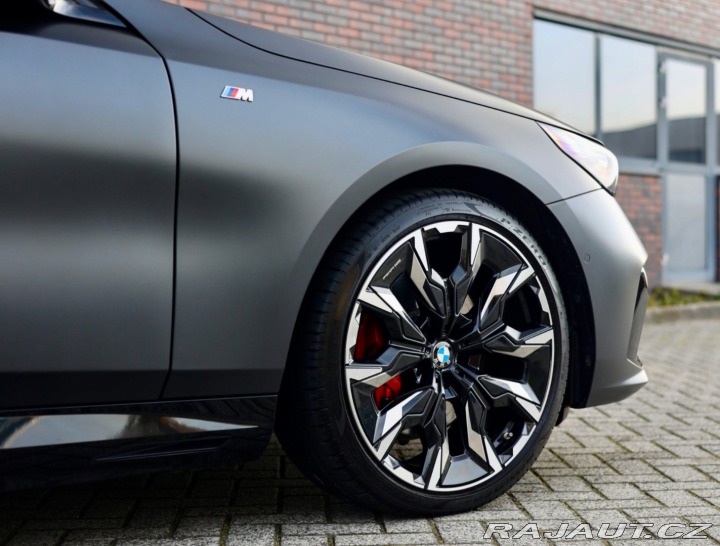 BMW 5 Touring  550e  xDrive M S 2025