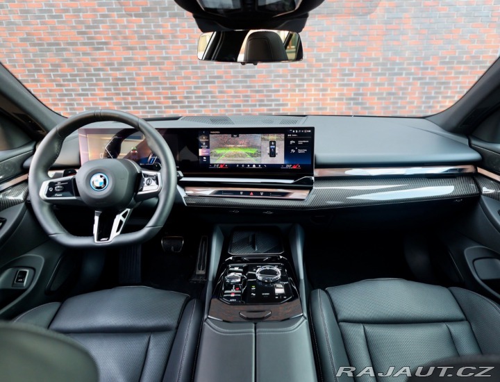 BMW 5 Touring  550e  xDrive M S 2025
