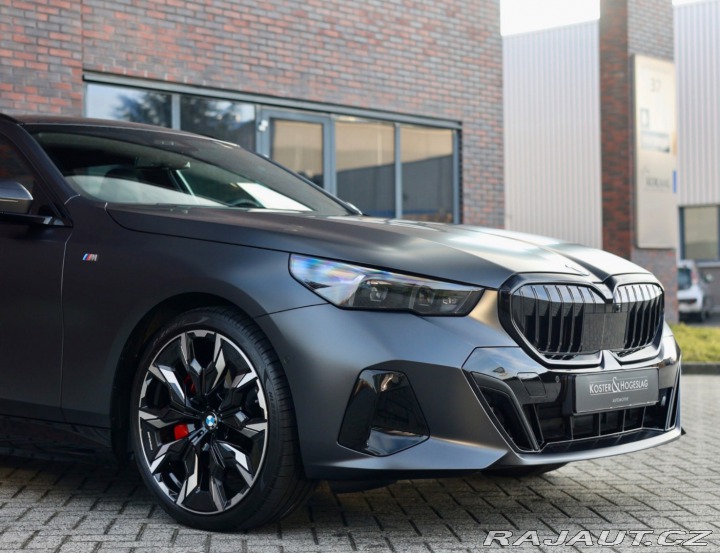 BMW 5 Touring  550e  xDrive M S 2025